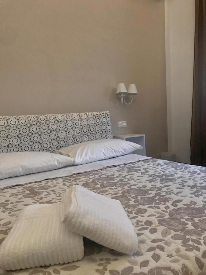 B&B I Due Teatri Napoli Esterno foto
